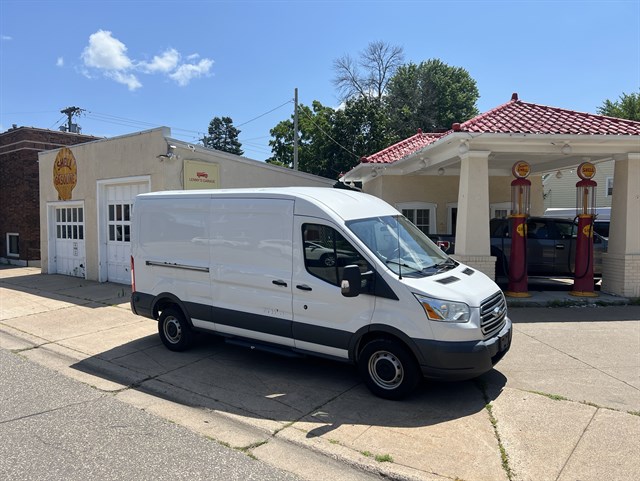 2015 Ford Transit Base's photo