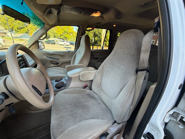 Ford Expedition photo 6
