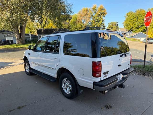 Ford Expedition photo 4