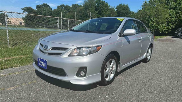 2011 Toyota Corolla S's photo
