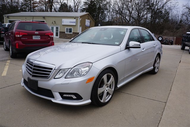 2010 Mercedes-Benz E-Class's photo