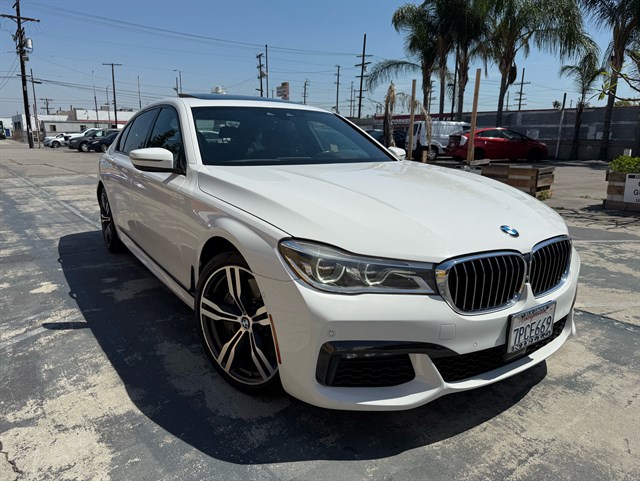 2016 BMW 7 Series 750i's photo