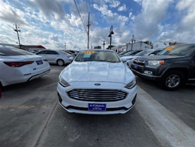 2020 Ford Fusion SE's photo