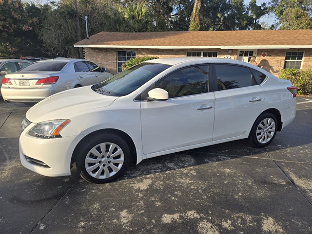 2015 Nissan Sentra S's photo