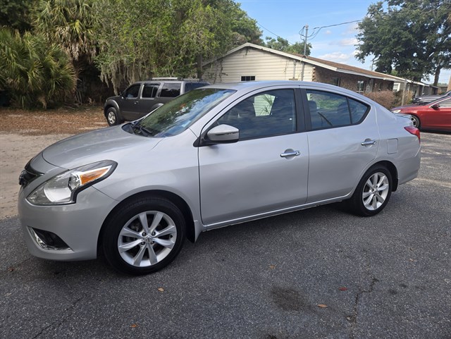 2017 Nissan Versa Sedan