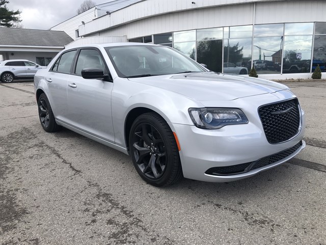 2022 Chrysler 300 Touring