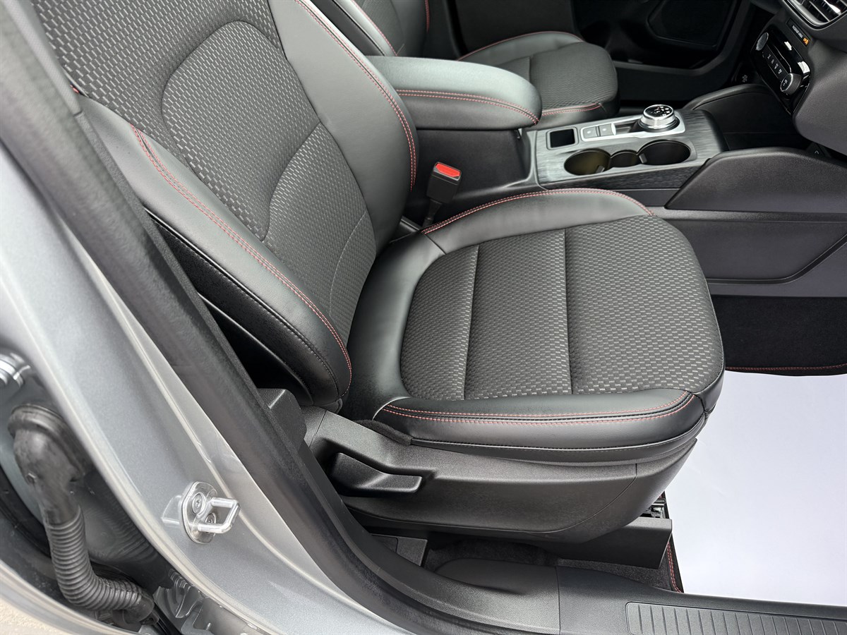 2023 Ford Escape ST-Line photo 18