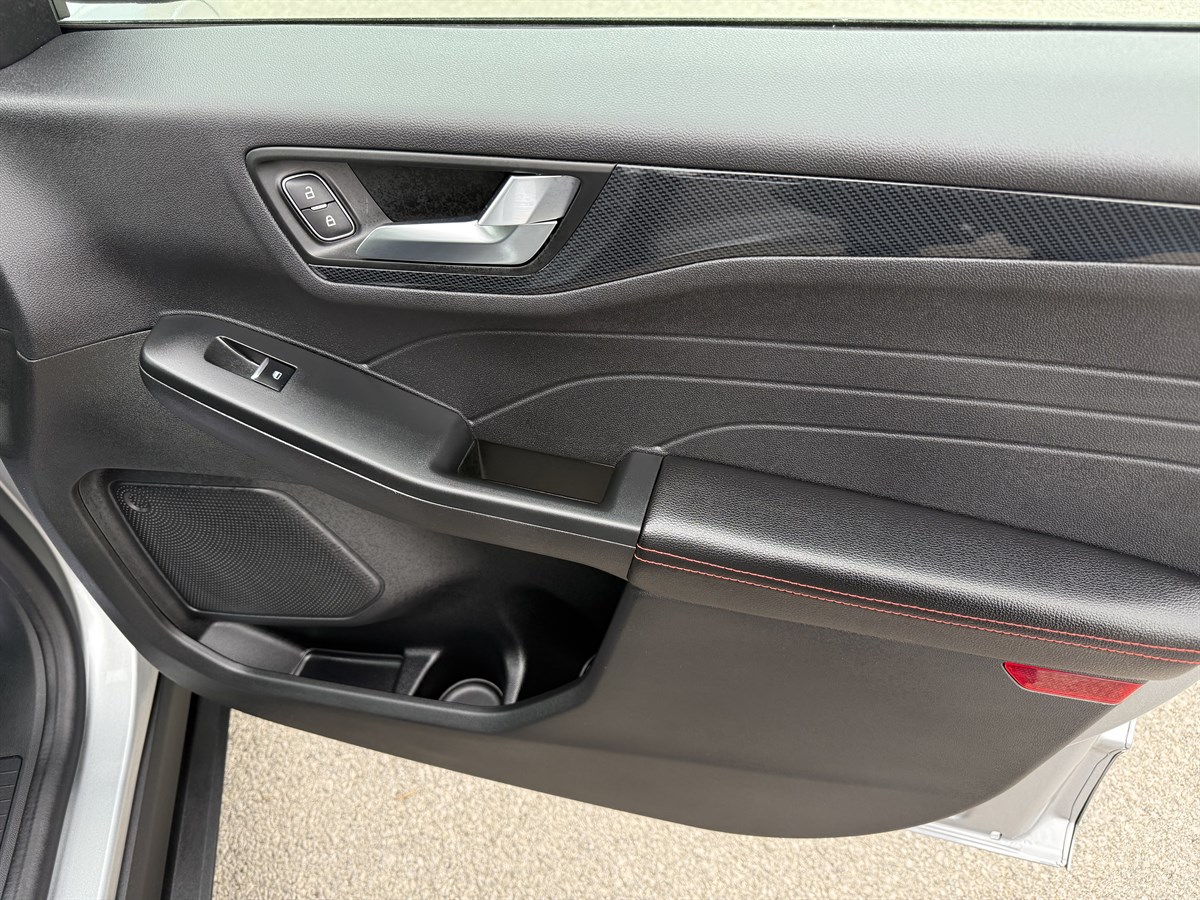 2023 Ford Escape ST-Line photo 21