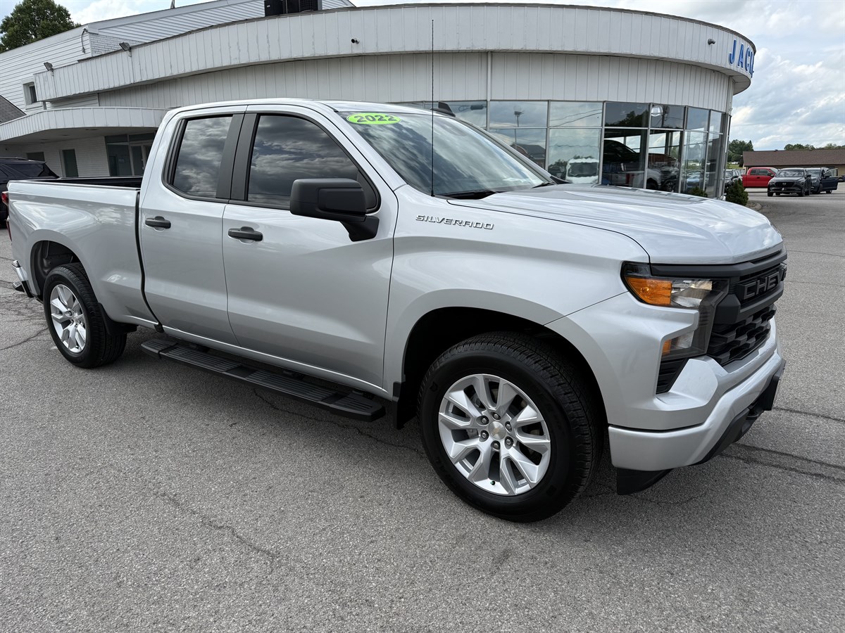 2022 Chevrolet Silverado 1500 Custom photo 8