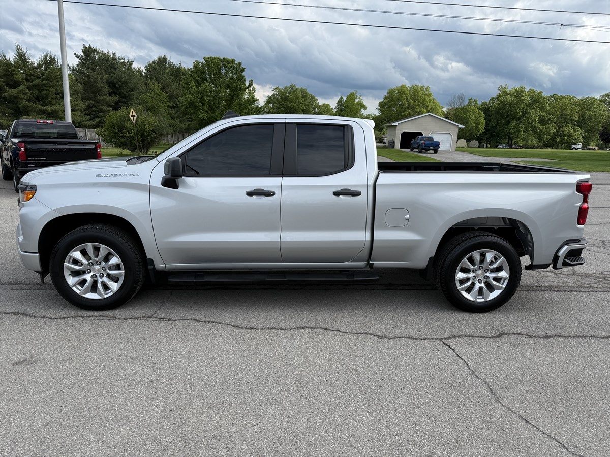 2022 Chevrolet Silverado 1500 Custom photo 11