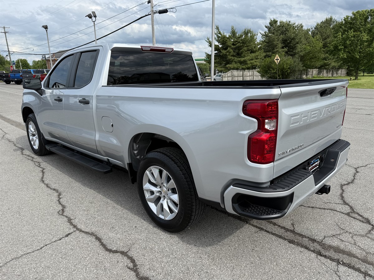 2022 Chevrolet Silverado 1500 Custom photo 9