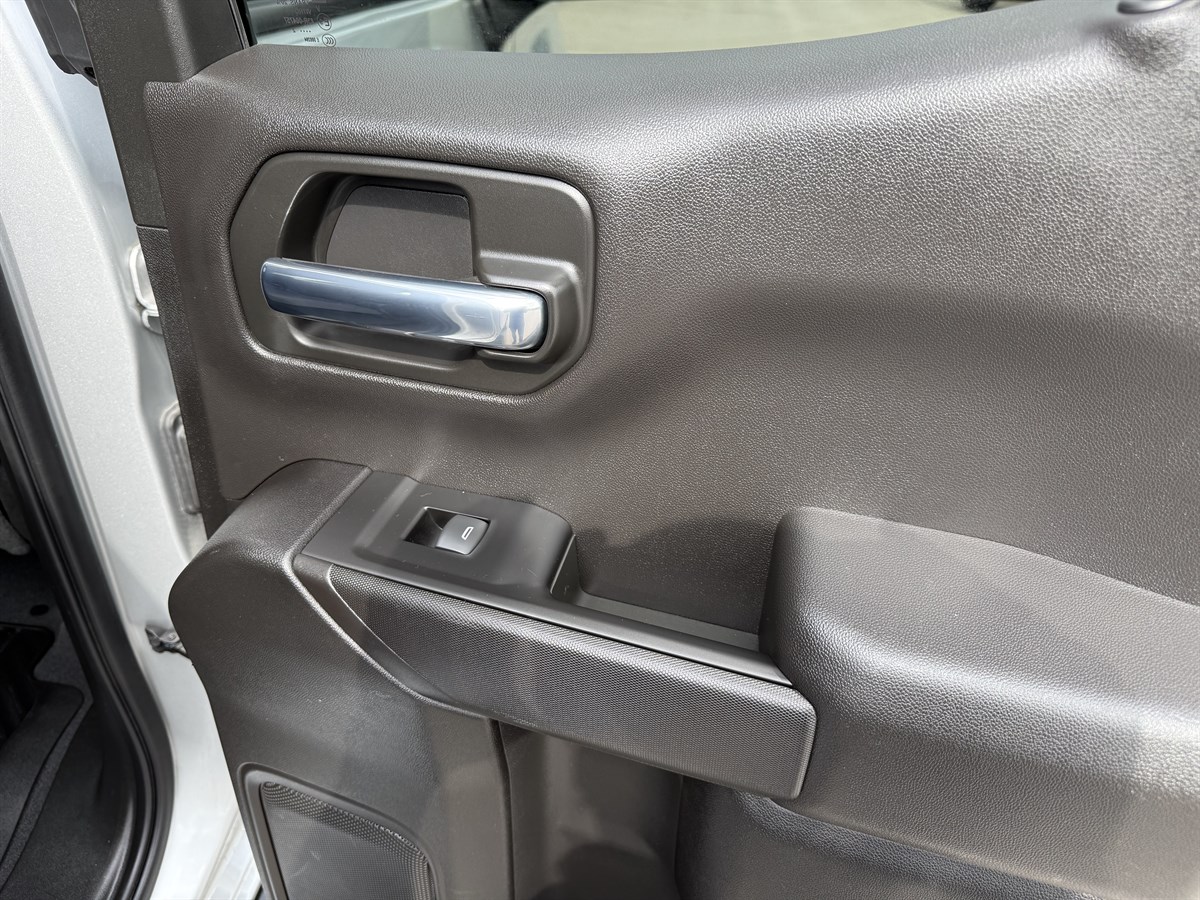 2022 Chevrolet Silverado 1500 Custom photo 16