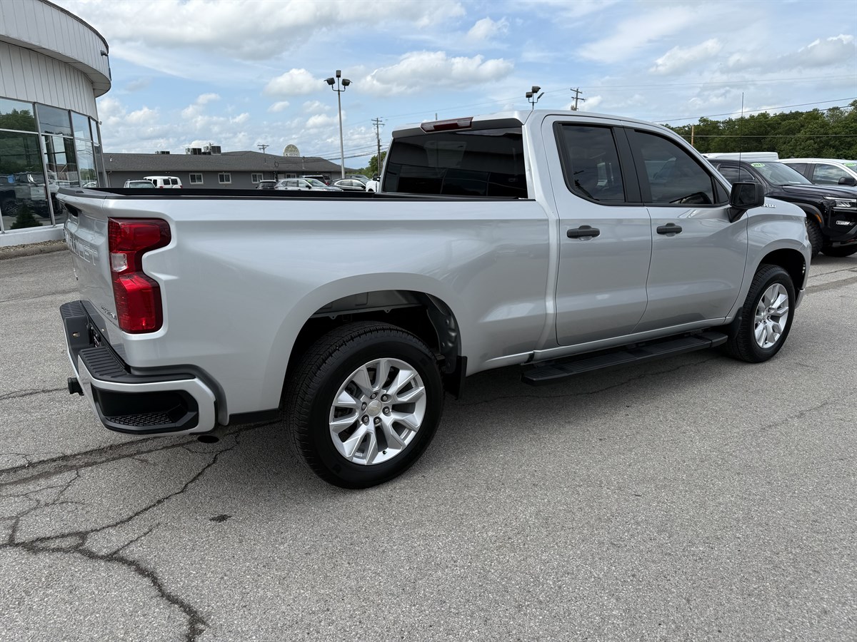 2022 Chevrolet Silverado 1500 Custom photo 5