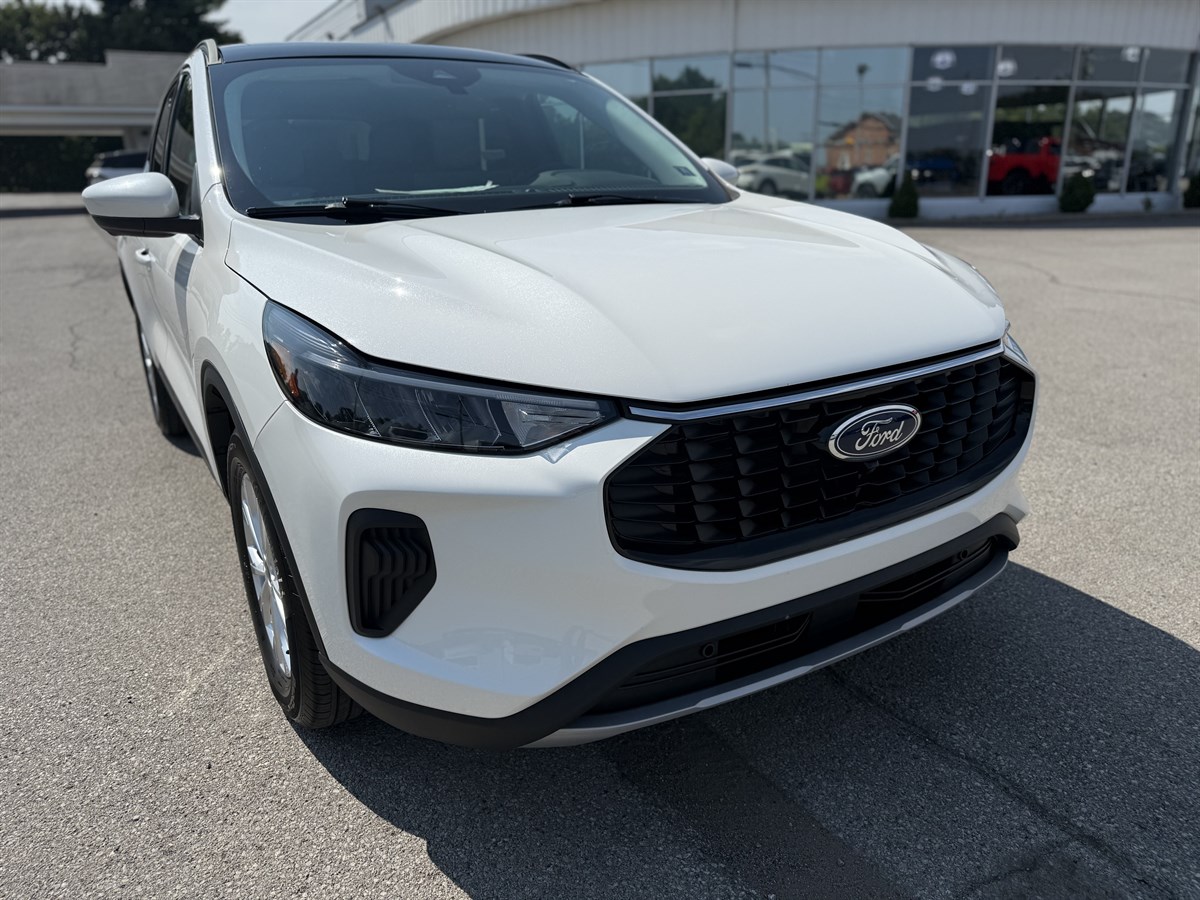2023 Ford Escape Active photo 2