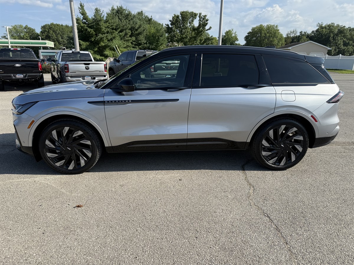 2024 Lincoln Nautilus Reserve photo 4