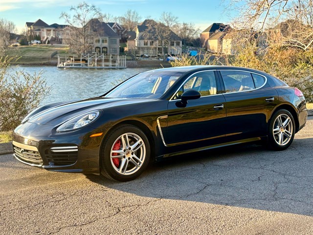 2014 Porsche Panamera Turbo's photo