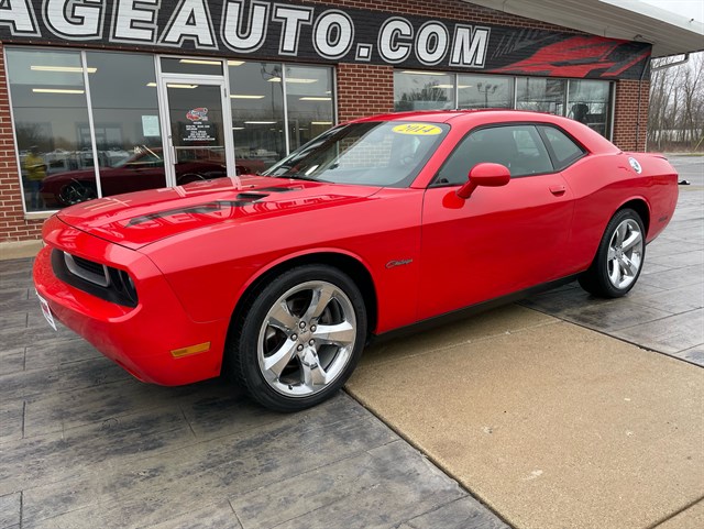 2014 Dodge Challenger SXT's photo