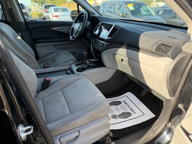 2017 Honda Pilot EX - Photo 17