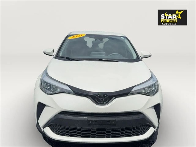 2021 Toyota C-HR LE's photo