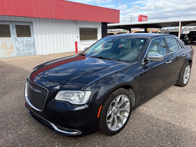 2019 Chrysler 300 C's photo