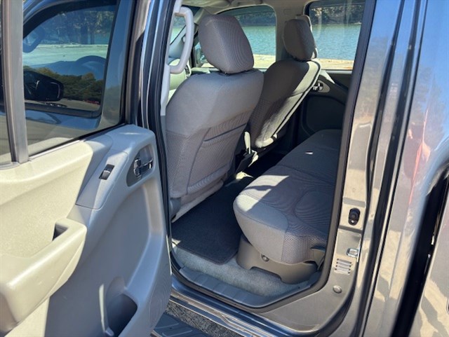 2016 Nissan Frontier SV - Photo 10