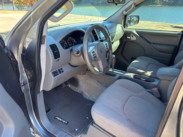 2016 Nissan Frontier SV - Photo 9