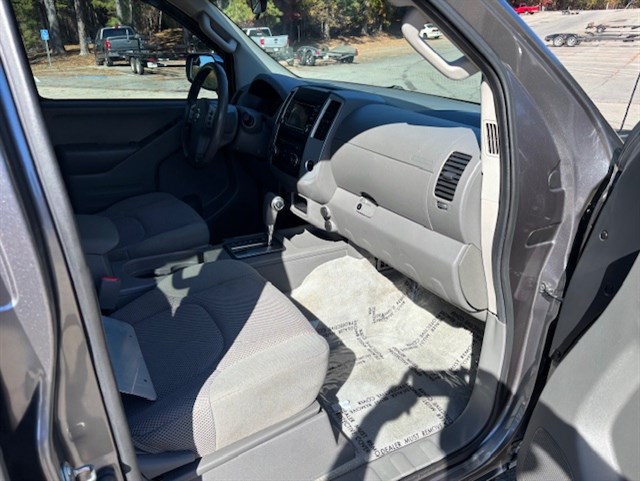 2016 Nissan Frontier SV - Photo 11