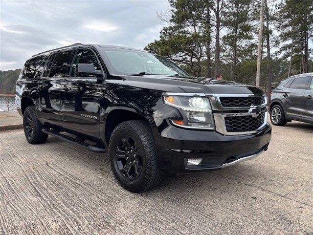 2018 Chevrolet Suburban LT's photo