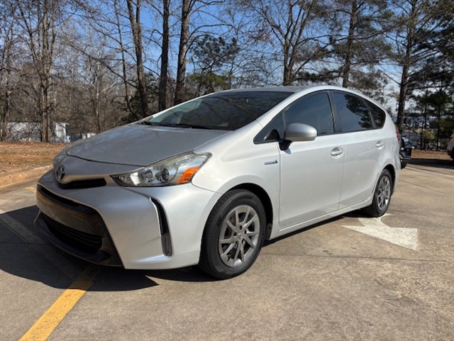 2017 Toyota Prius v Five