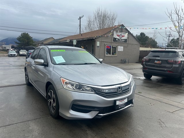 2017 Honda Accord LX's photo