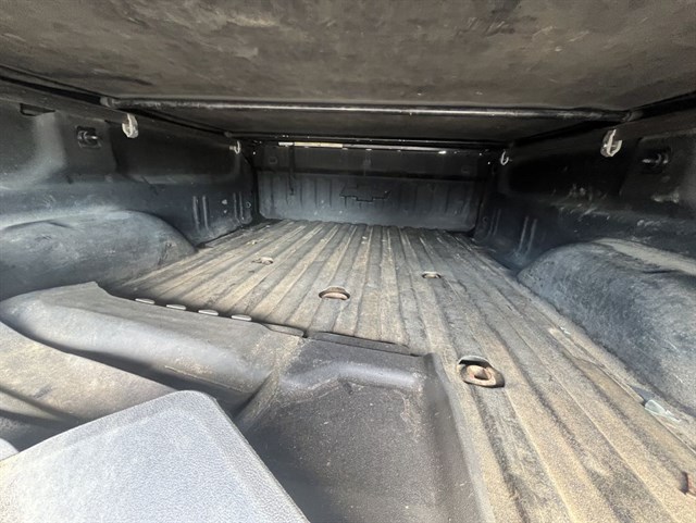 Chevrolet Silverado photo 8