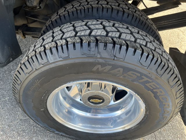 Chevrolet Silverado photo 16