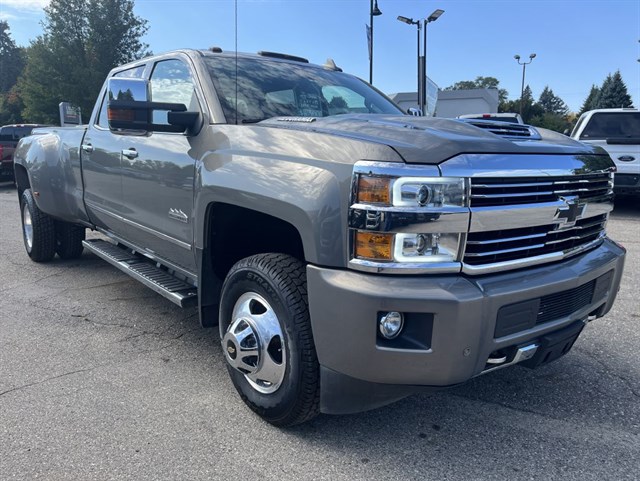 Chevrolet Silverado photo 4