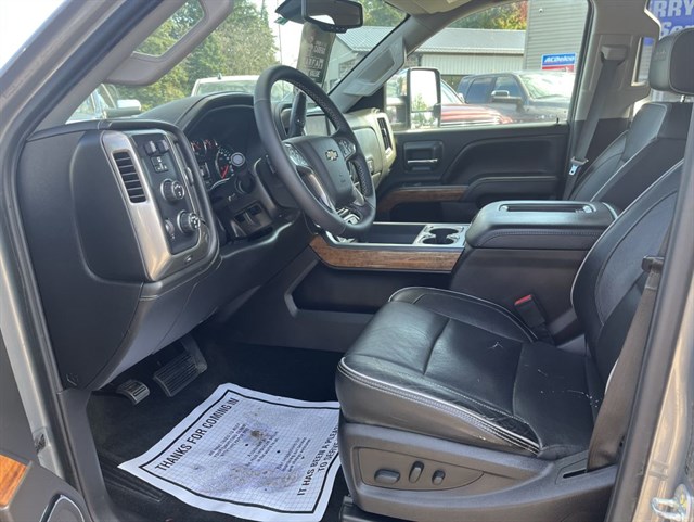 Chevrolet Silverado photo 24