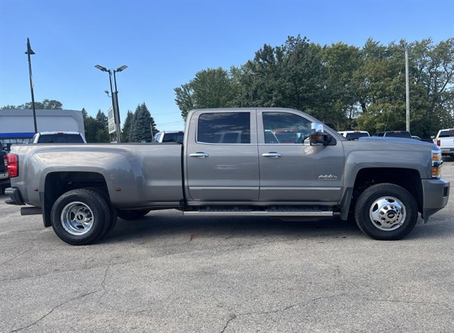 Chevrolet Silverado photo 5