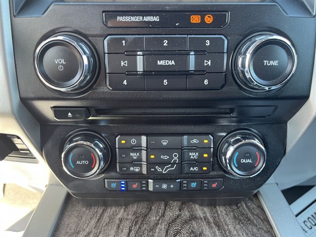 Ford F-350 photo 28