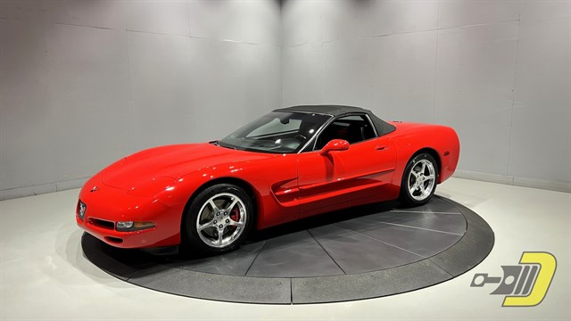 2004 Chevrolet Corvette Base