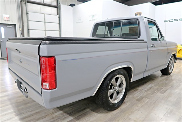 F.29様　100 1983 Ford F-100, Stock No: 15103C by Midwest Highline, Rockford IL