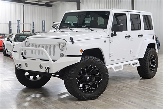 2017 Jeep Wrangler Unlimited Sahara's photo