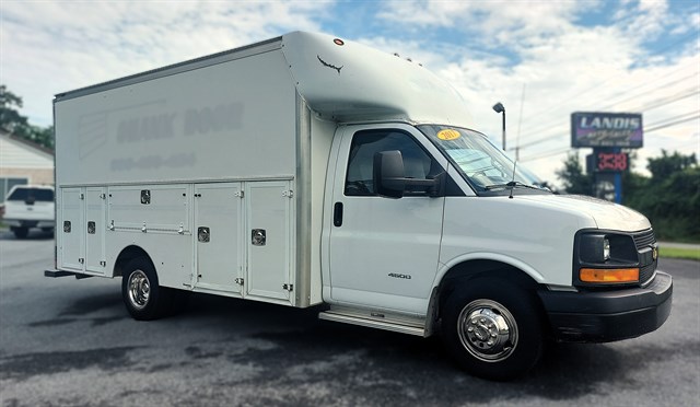 2017 Chevrolet Express Cutaway Base's photo