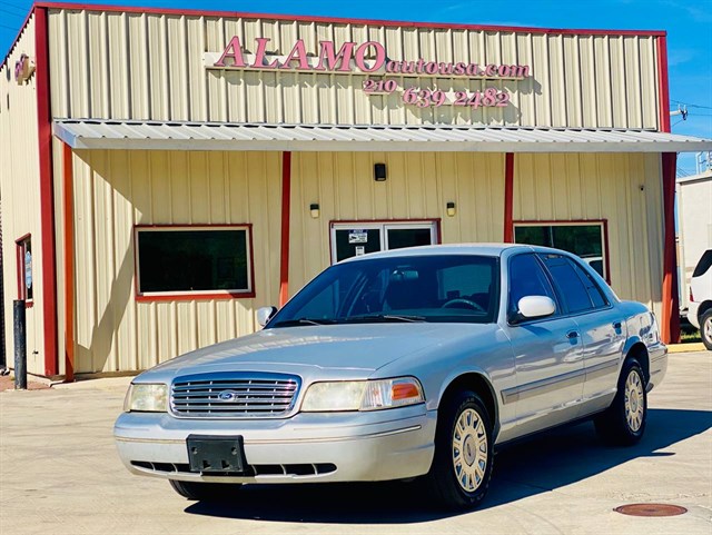 2003 Ford Crown Victoria Commercial Police Package's photo