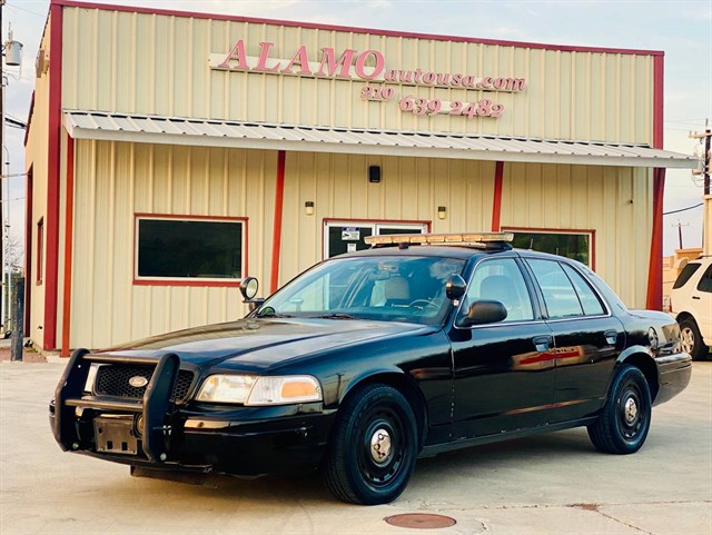 2005 Ford Crown Victoria Police's photo