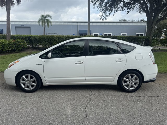 2007 Toyota Prius Touring's photo