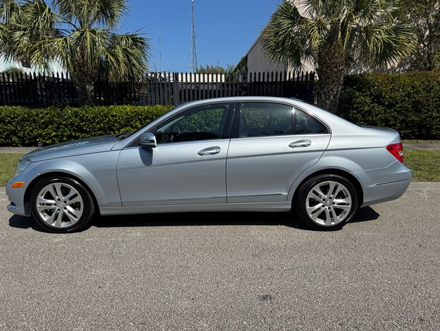 2013 Mercedes-Benz C-Class's photo
