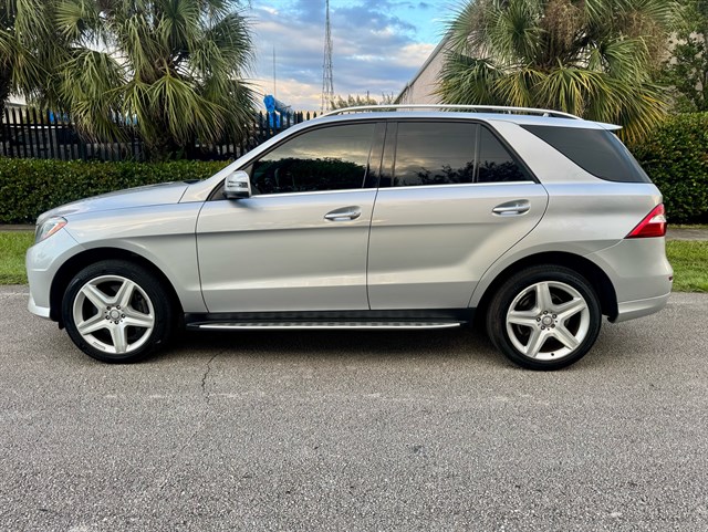 2014 Mercedes-Benz M-Class ML550's photo