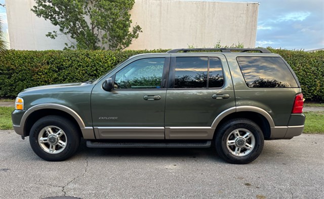 2002 Ford Explorer Eddie Bauer's photo