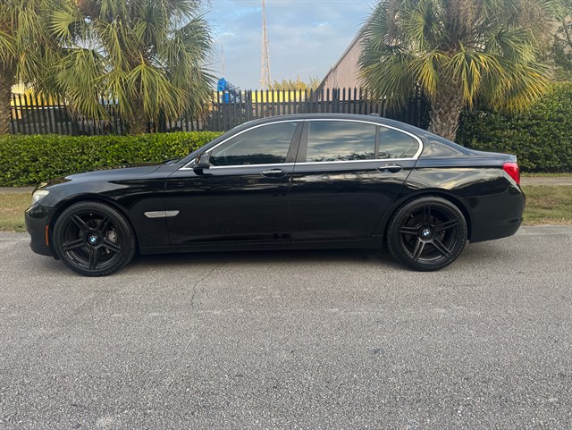 2011 BMW 7 Series 740i's photo