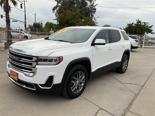 2023 GMC Acadia SLT's photo