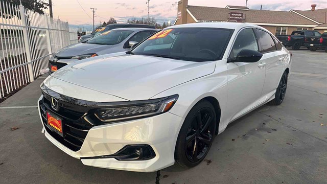 2022 Honda Accord Sport's photo