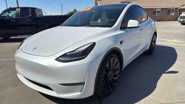 2022 Tesla Model Y Performance Dual Motor All-Wheel Drive's photo